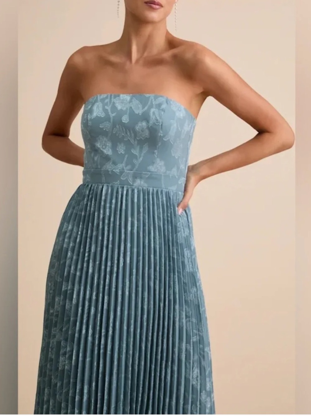 Lulus Pleated Dress in Dusty Blue Floral